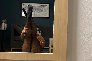 Early Bird Gets the Worm😏✨😘 - Image 1