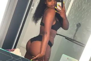 new baddie intown come spend your sunday with me 200$ special ask about it🥰 - Image 1