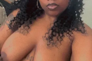 IM AVALIBLE - Image 1